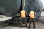 O abastecimento  feito atravs de um nico ponto, acessado pela porta traseira do lado direito do SC-130 - Foto: Luciano Porto - luciano@spotter.com.br