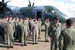 O Cel. Mendona, Comandante do Esquadro Ona, apresenta a sua equipe - Foto: Luciano Porto - luciano@spotter.com.br