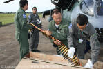 Munio calibre 23 mm para o canho de cano duplo Gryazev-Shipunov GSh-23 do Mil AH-2 Sabre - Foto: Luciano Porto - luciano@spotter.com.br