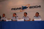 No dia 28 de maro, foi realizada a Conferencia de Prensa, coordenada pelo Gerente de Prensa Mario Aguilera Fiedler, Director Ejecutivo Alonzo Lefno Schaaf, Presidente da FIDAE 2004 Patricio Gaete Yantn e Subdirector de Coordinacin Arturo Merino Nez 