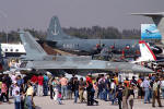 O F-16D da Fuerza Area de Chile foi a grande novidade da FIDAE 2006