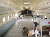 O piso da cabine do VC-10 K.Mk.4  plano e mantm as caractersticas de uma aeronave comercial, ao contrrio do VC-10 K.Mk.2 que tem os tanques de reabastecimento neste local