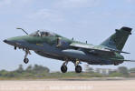 Embraer/Alenia/Aermacchi A-1A do Esquadro Adelphi - Foto: Equipe SPOTTER