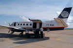 Preparativos para embarque no Embraer EMB-110P1 Bandeirante da Gensa em Cuiab - MT - Foto: Luciano Porto - luciano@spotter.com.br