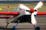 Extra 300 (Cmte. Francis Barros) - Foto: Guilherme Wiltgen - guilherme@spotter.com.br