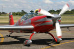 Extra 300L (Cmte. Denis Schwarzenbeck) - Foto: Luciano Porto - luciano@spotter.com.br