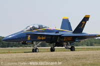 Boeing (McDonnell Douglas) F/A-18D Hornet - Blue Angels - US NAVY - Air Venture 2006 - Oshkosh - WI - USA - 25/07/06 - Luciano Porto - luciano@spotter.com.br