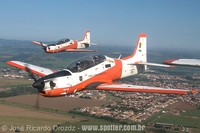 Embraer T-27 Tucano - FAB - Sobrevoando a regio de Pirassununga - SP - 27/03/07 - Jos Ricardo Drozdz - jrdrozdz@globo.com