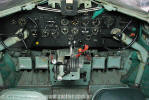 Cockpit do Douglas C-47 Dakota da FAB - Foto: Luciano Porto - luciano@spotter.com.br