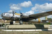 Boeing B-17 Flying Fortress - FAB - Entrada do CINDACTA III - Recife - PE - 17/11/10 - Ruy Barbosa Sobrinho - ruybs@hotmail.com