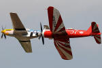 North American P-51D Mustang e Goodyear F2G-1 Super Corsair - Foto: Luciano Porto - luciano@spotter.com.br