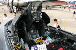 Painel de instrumentos do Lockheed Martin F-16C Fighting Falcon da USAF - Foto: Luciano Porto - luciano@spotter.com.br