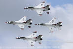 Lockheed Martin F-16C Fighting Falcon do USAF Thunderbirds Demonstration Team - Foto: Douglas Barbosa Machado - douglas@spotter.com.br