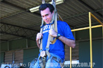 Hora de aprender a usar o paraquedas. Nesse treinamento, o tripulante aprende as noes bsicas para descer de maneira controlada e segura - Foto: Luciano Porto - luciano@spotter.com.br