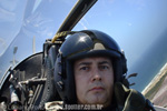 Luciano Porto voando no AF-1A comandado pelo Capito-Aviador Marco "Capito ASA" Arajo - Foto: Luciano Porto - luciano@spotter.com.br